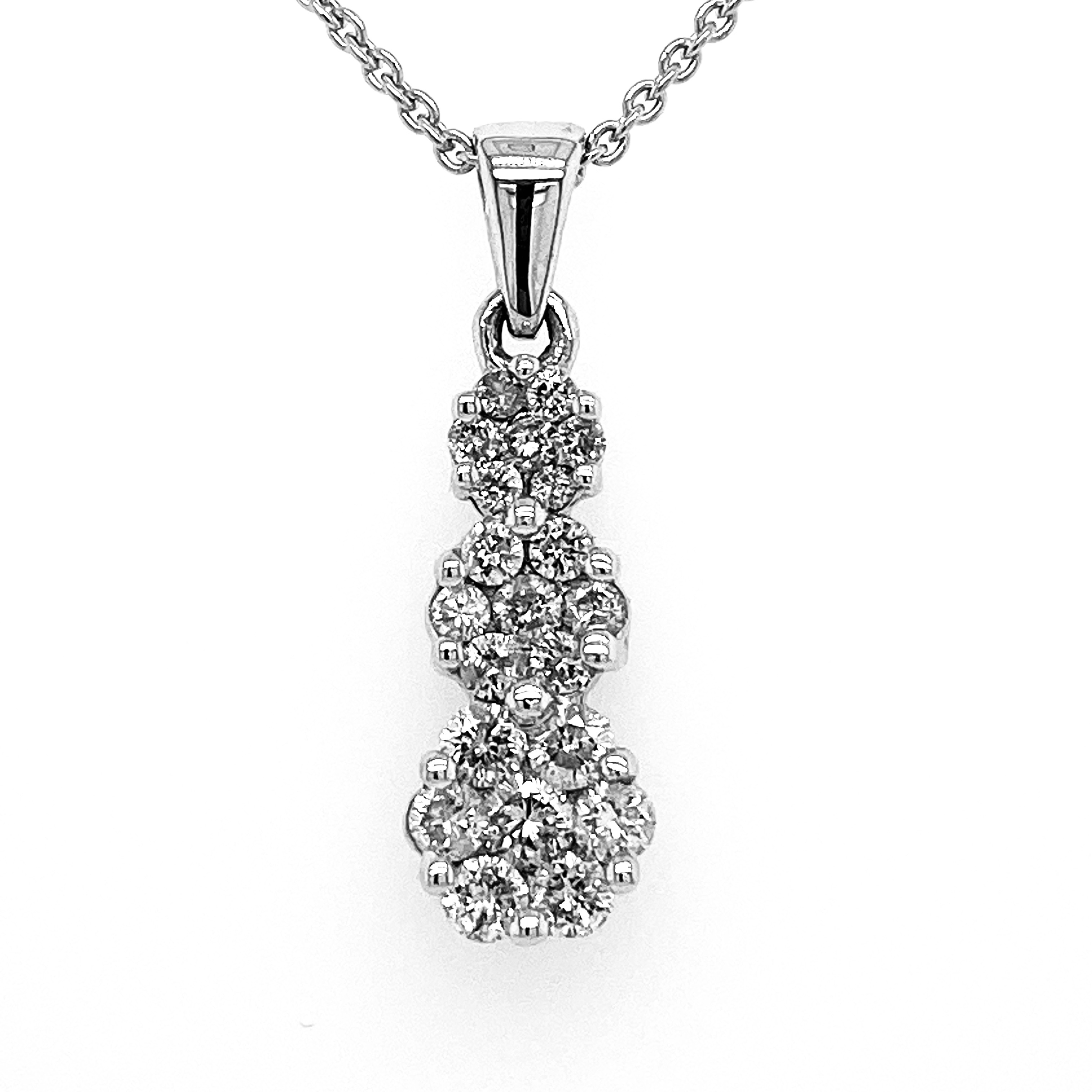 DIAMOND CLUSTER PENDANT 